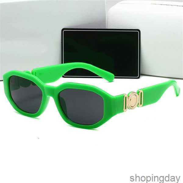 luxury sunglasses for man woman designer goggle beach sun glasses retro small frame luxury design uv400 with boxakgu, White;black
luxury sunglasses for man woman designer goggle beach sun glasses retro small frame luxury design uv400 with boxakgu, White;black