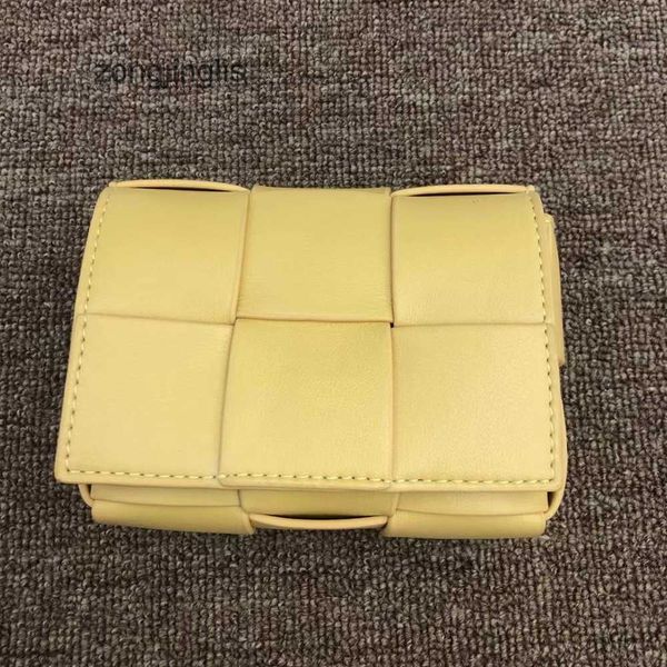 cassettes venetas 2023 botteges bags designer women's fashion commuter single mini shoulder grass cowhide bag knitted pillow 6bep
cassettes venetas 2023 botteges bags designer women's fashion commuter single mini shoulder grass cowhide bag knitted pillow 6bep