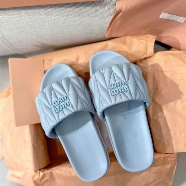 family's mius beach shoes women slide designer sandals new line flip flop high-end fairy famous lady wear soft comfortable flat bottome
family's mius beach shoes women slide designer sandals new line flip flop high-end fairy famous lady wear soft comfortable flat bottome