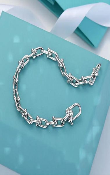 luxurys designer bracelet tanys women charm bracelet metal jewelry chain simple fashion exquisite gifts very nice original packaging9570964, Golden;silver
luxurys designer bracelet tanys women charm bracelet metal jewelry chain simple fashion exquisite gifts very nice original packaging9570964, Golden;silver