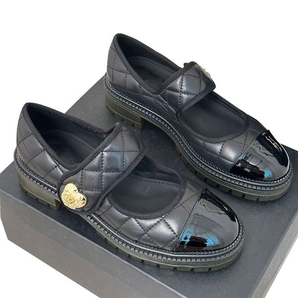 23ss womens low chunky heel 5cm sandals pump dress shoes lambskin patent leather loafers classic matelasse mary jane heart-shaped ballet sho, Black
23ss womens low chunky heel 5cm sandals pump dress shoes lambskin patent leather loafers classic matelasse mary jane heart-shaped ballet sho, Black