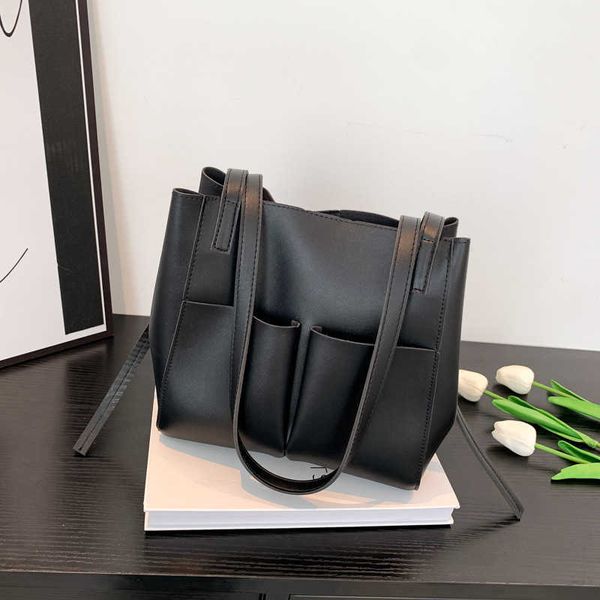 simple tote bag for women summer new casual high capacity shoulder bag for college students casual crossbody bag
simple tote bag for women summer new casual high capacity shoulder bag for college students casual crossbody bag