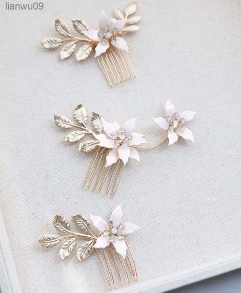 ins bridal hair combs pins hand painted floral piece with earrings handmade wedding accessories gold color women headdress l230704, White;golden
ins bridal hair combs pins hand painted floral piece with earrings handmade wedding accessories gold color women headdress l230704, White;golden