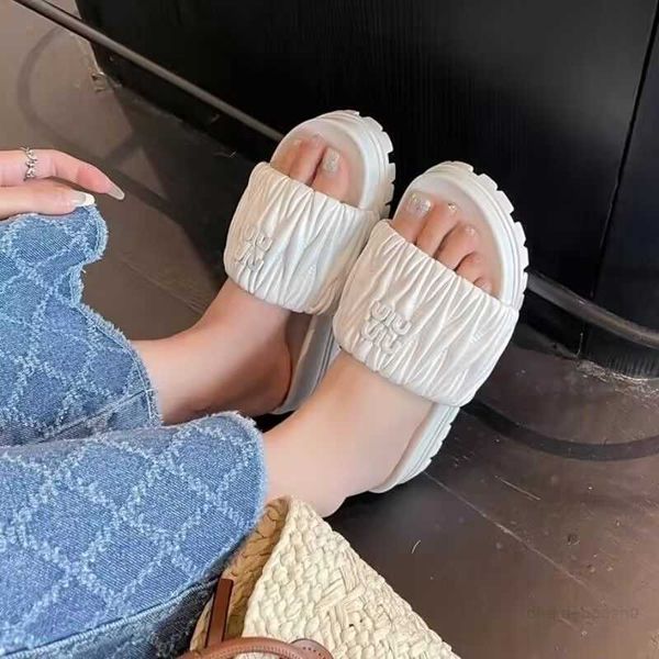 family's designer mius slide beach sandals shoes women new line for summer high-end celebrities fairies wear comfortable flat bottomed
family's designer mius slide beach sandals shoes women new line for summer high-end celebrities fairies wear comfortable flat bottomed