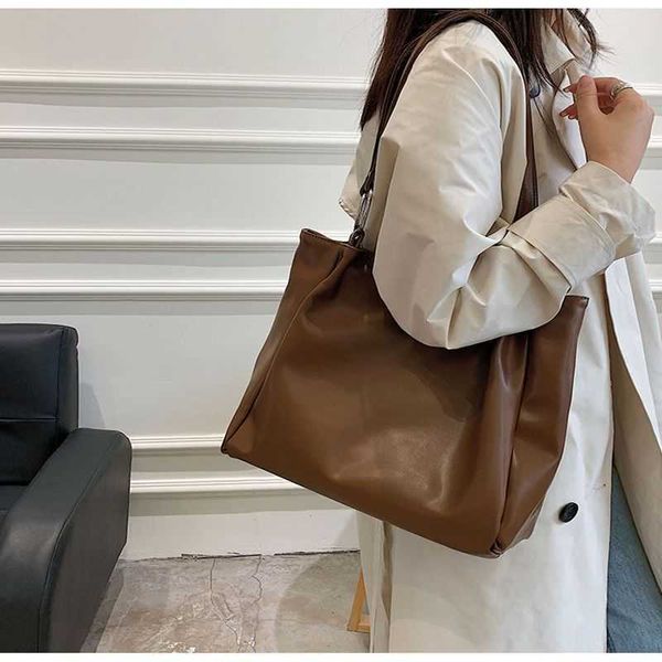 sensible large capacity bag new trendy student classroom crossbody women's bag simple and versatile one shoulder tote bag
sensible large capacity bag new trendy student classroom crossbody women's bag simple and versatile one shoulder tote bag