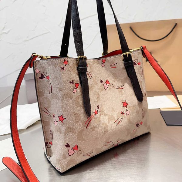 totes designer handbag women messenger bag vintage leather print travel handbags lady work basket bags luxury tote bag 230717
totes designer handbag women messenger bag vintage leather print travel handbags lady work basket bags luxury tote bag 230717