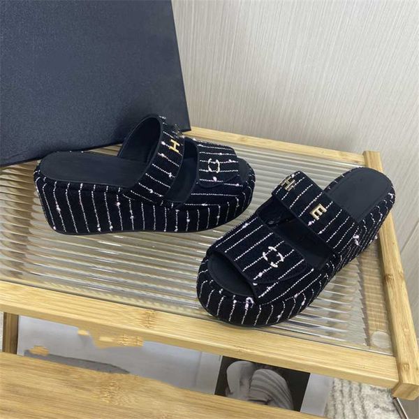 fashion slippers 2023 channel luxury design summer men and women flat shoes thick sole leather rubber letter logo casual cartoon slippers 08, Black
fashion slippers 2023 channel luxury design summer men and women flat shoes thick sole leather rubber letter logo casual cartoon slippers 08, Black