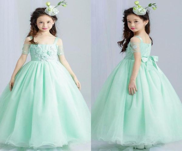 lovely 2017 mint green organza princess flower girls dresses for weddings spaghetti short sleeve floor length girls pageant gown e6603342, White;blue
lovely 2017 mint green organza princess flower girls dresses for weddings spaghetti short sleeve floor length girls pageant gown e6603342, White;blue