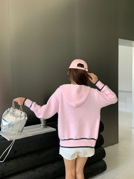pra women's sweater knitted cardigan luxury brand designer brand logo knitted blouse new autumn winter women stylish casual little bee, White;black
pra women's sweater knitted cardigan luxury brand designer brand logo knitted blouse new autumn winter women stylish casual little bee, White;black