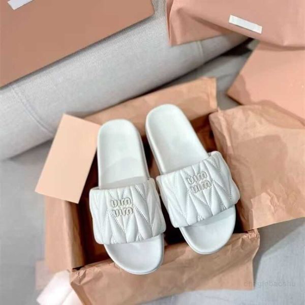 family's designer mius slide beach sandals shoes women new line high-end internet fairy famous lady comfortable flat bottomed summer fo
family's designer mius slide beach sandals shoes women new line high-end internet fairy famous lady comfortable flat bottomed summer fo