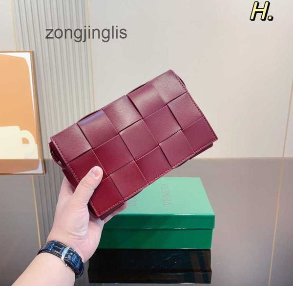 bag fashion 2023 venetas bags leisure shoulder botteges cassette women's designer woven crossbody handbags 23cm sx62
bag fashion 2023 venetas bags leisure shoulder botteges cassette women's designer woven crossbody handbags 23cm sx62