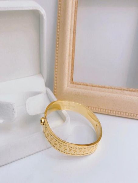 sell designer branded bracelets women bangle designers letter bracelet crystal 18k gold plated stainless steel wedding lovers 8248126, Black
sell designer branded bracelets women bangle designers letter bracelet crystal 18k gold plated stainless steel wedding lovers 8248126, Black