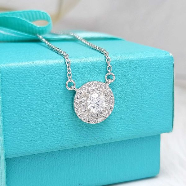 high-quality tiffayktok funi sterling silver s925 round diamond zircon pendant fashion women's simple full light luxury necklace, Golden;silver
high-quality tiffayktok funi sterling silver s925 round diamond zircon pendant fashion women's simple full light luxury necklace, Golden;silver