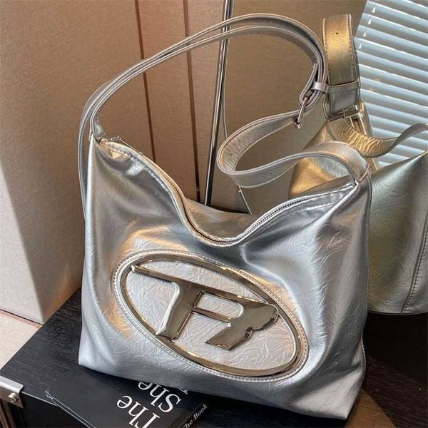 30% off handbag designer 2023 high shoulder for women's new niche large capacity popular cross body bucket bag
30% off handbag designer 2023 high shoulder for women's new niche large capacity popular cross body bucket bag