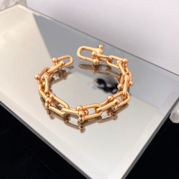 luxurys jewlery link designer horseshoe bracelet women lucky link charm bracelets fashion shiny and fine jewelry elegant temperament versati, Black
luxurys jewlery link designer horseshoe bracelet women lucky link charm bracelets fashion shiny and fine jewelry elegant temperament versati, Black