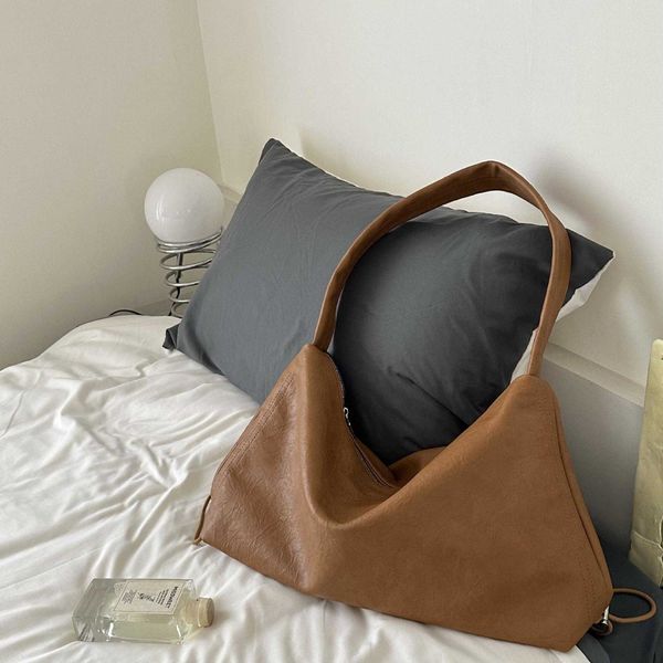 large bag women's new simple cowhide crossbody commuter bag version women's bag single shoulder bag large capacity tote bag
large bag women's new simple cowhide crossbody commuter bag version women's bag single shoulder bag large capacity tote bag