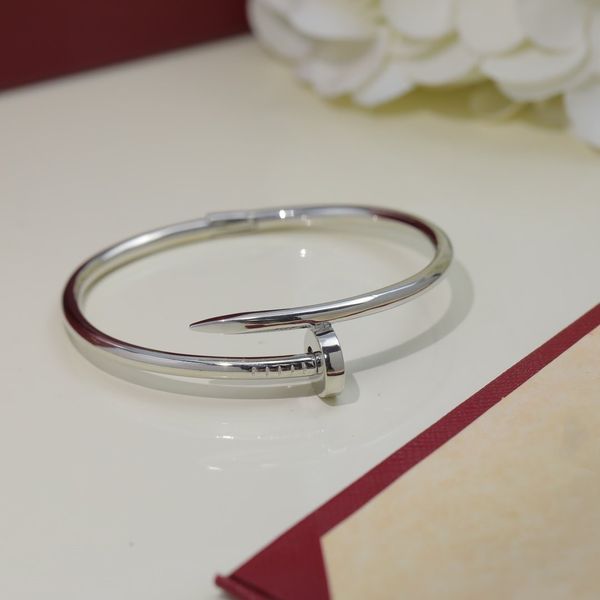 designer bracelet titanium carti steel bracelet luxury size#17 men's and women's rose gold fashion fashion fashion fade bracelet t, Black
designer bracelet titanium carti steel bracelet luxury size#17 men's and women's rose gold fashion fashion fashion fade bracelet t, Black
