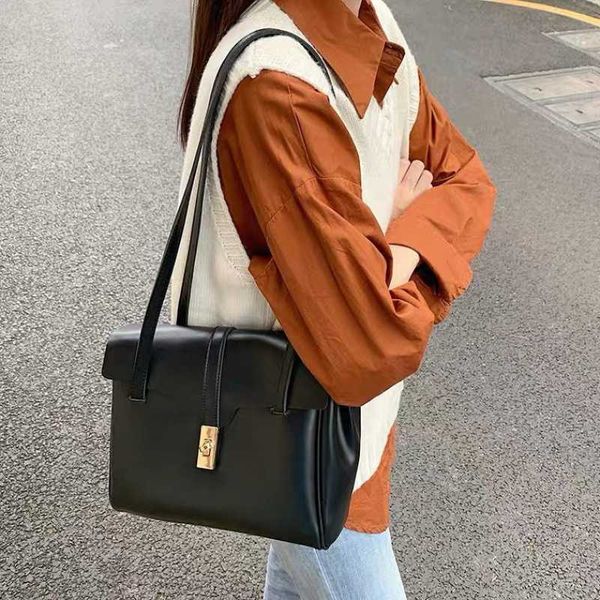 crossbody bag small bag large capacity female internet celebrity tote bag single shoulder bag version versatile commuting bag for female stu
crossbody bag small bag large capacity female internet celebrity tote bag single shoulder bag version versatile commuting bag for female stu