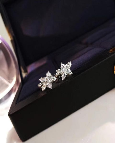 fashion2020 early spring series asymmetric flower cluster earrings s925 silver plated 18k gold white gold diamond earrings never 8349945, Golden;silver
fashion2020 early spring series asymmetric flower cluster earrings s925 silver plated 18k gold white gold diamond earrings never 8349945, Golden;silver