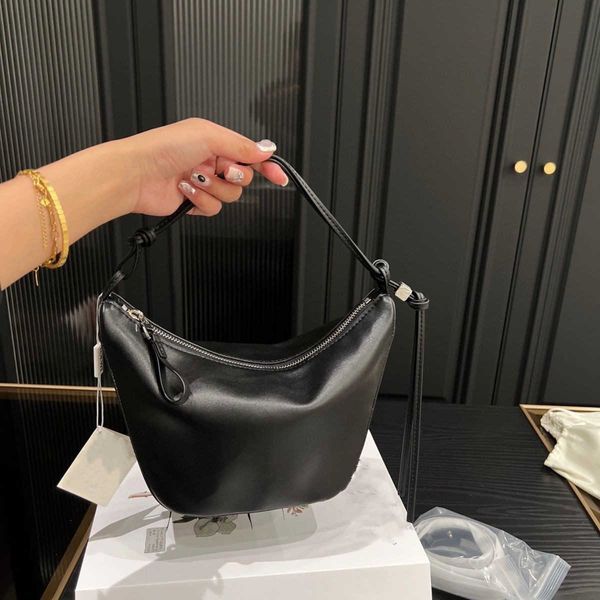 evening bags lowe brand dumpling bags new french leather women's handbag handheld crossbody tote bag fashion casual all-in-one shoulder
evening bags lowe brand dumpling bags new french leather women's handbag handheld crossbody tote bag fashion casual all-in-one shoulder
