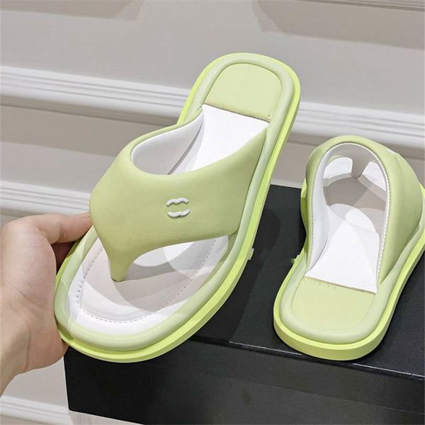 fashion slippers 2023 channel luxury design summer men and women flat shoes thick sole leather rubber letter logo casual cartoon slippers 01, Black
fashion slippers 2023 channel luxury design summer men and women flat shoes thick sole leather rubber letter logo casual cartoon slippers 01, Black