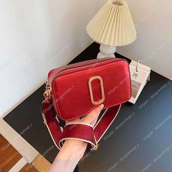 wholesale tote women simple bags fashionable and trendy one shoulder small camera western style wide strap crossbody designer bag
wholesale tote women simple bags fashionable and trendy one shoulder small camera western style wide strap crossbody designer bag