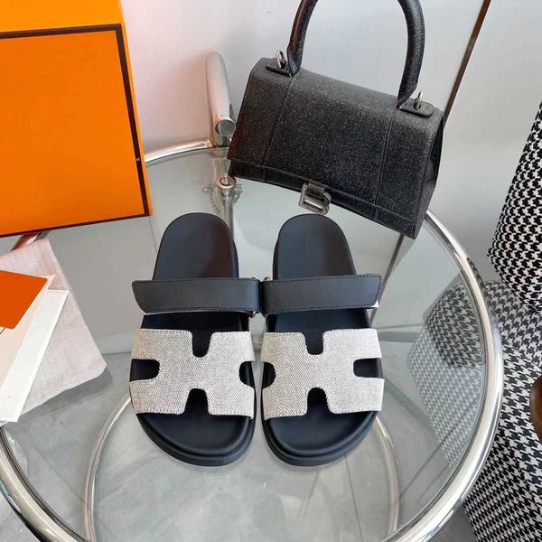 2023 designer oran luxury edition beach slide spring/summer new flat bottom heel h slippers women's shoes second uncle sandals v4zv
2023 designer oran luxury edition beach slide spring/summer new flat bottom heel h slippers women's shoes second uncle sandals v4zv