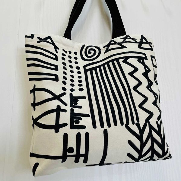 canvas bag niche design sense large capacity style student class portable commuting tote single shoulder canvas bag fashion bag
canvas bag niche design sense large capacity style student class portable commuting tote single shoulder canvas bag fashion bag