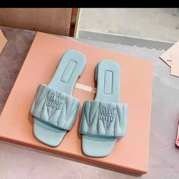 slide shoes women mius designer sandals family's beach new line flip flop high-end fairy famous lady wear soft comfortable flat bottome
slide shoes women mius designer sandals family's beach new line flip flop high-end fairy famous lady wear soft comfortable flat bottome
