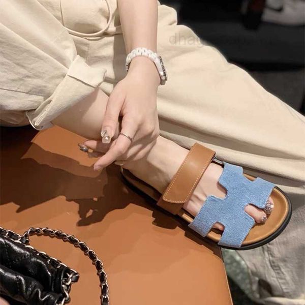 designer oran luxury beach slide genuine korean flat bottom h slippers 2023 summer new vacation thick casual sandals for women wearing shoes
designer oran luxury beach slide genuine korean flat bottom h slippers 2023 summer new vacation thick casual sandals for women wearing shoes