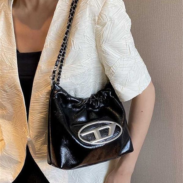 high capacity women's trendy korean version drawstring bucket simple and fashionable personality single diagonal cross bag
high capacity women's trendy korean version drawstring bucket simple and fashionable personality single diagonal cross bag
