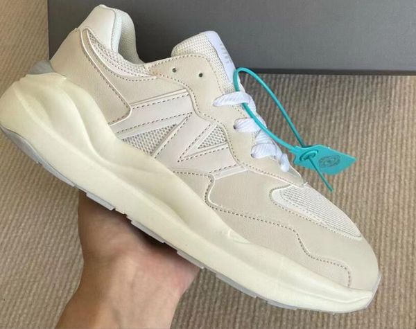 new 2023 female designer new 574 men's and women's running shoes casual sneakers black marble gray burgundy cloud white midnight n
new 2023 female designer new 574 men's and women's running shoes casual sneakers black marble gray burgundy cloud white midnight n