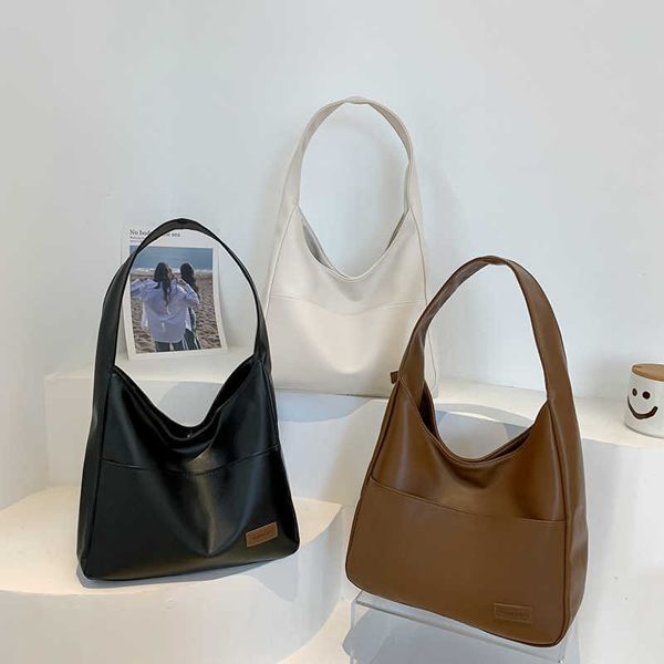 single shoulder bag for women in spring/summer new trendy tote bag college commuting bag leisure bag
single shoulder bag for women in spring/summer new trendy tote bag college commuting bag leisure bag