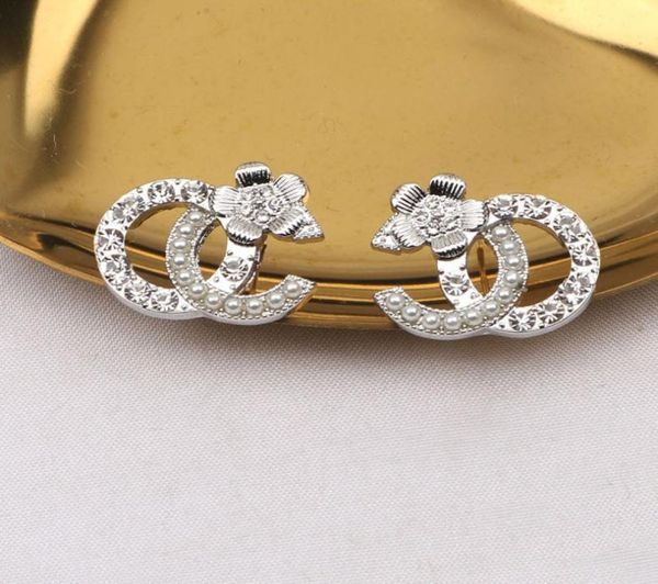 simple 18k gold plated 925 silver luxury brand designers letters stud geometric famous women round crystal rhinestone pearl earrin6668847, Golden;silver
simple 18k gold plated 925 silver luxury brand designers letters stud geometric famous women round crystal rhinestone pearl earrin6668847, Golden;silver