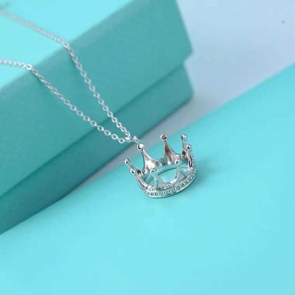 high version tiffay crown necklace 925 sterling silver plated 18k gold hollow pendant collar chain, Black
high version tiffay crown necklace 925 sterling silver plated 18k gold hollow pendant collar chain, Black
