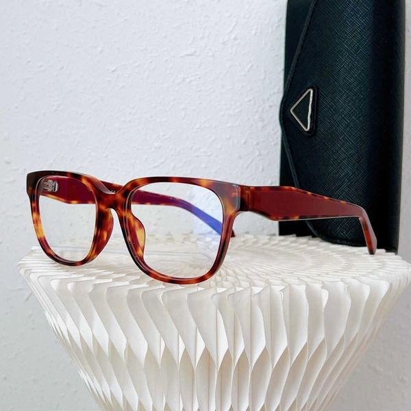 designer eyewear luxury brand black frame plain colored glasses mirror leg triangle label retro fashion large sunblock glasses, White;black
designer eyewear luxury brand black frame plain colored glasses mirror leg triangle label retro fashion large sunblock glasses, White;black