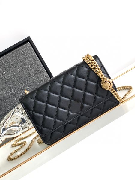 2023 new women's crossbody bag high-end quality single shoulder bag camellia chain bag with a number of card slots is very practical an
2023 new women's crossbody bag high-end quality single shoulder bag camellia chain bag with a number of card slots is very practical an