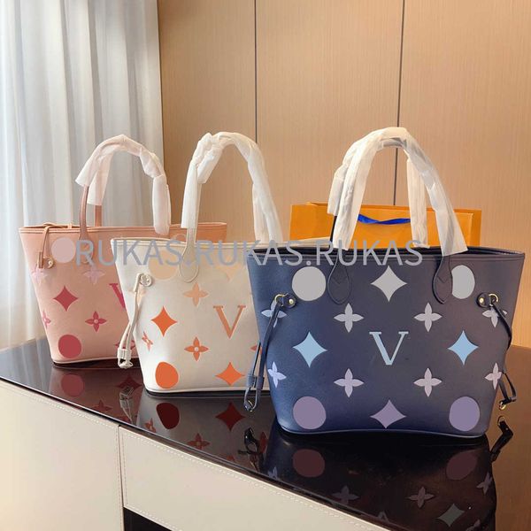 2023 leisure handbag women's small square leather women's tote bag large capacity handbag brand luxury simple printed design shopp
2023 leisure handbag women's small square leather women's tote bag large capacity handbag brand luxury simple printed design shopp