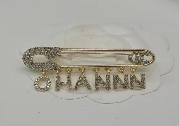 fashion designer highend sweater suit collar pin brooches for mens womens luxury inlay crystal rhinestone 18k gold p4287683, Gray
fashion designer highend sweater suit collar pin brooches for mens womens luxury inlay crystal rhinestone 18k gold p4287683, Gray