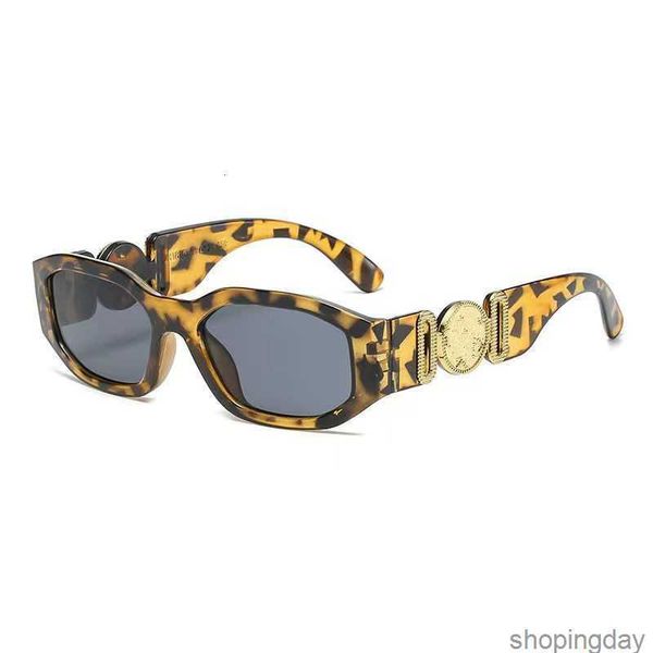 luxury sunglasses for man woman designer goggle beach sun glasses retro small frame luxury design uv400 with boxkly6, White;black
luxury sunglasses for man woman designer goggle beach sun glasses retro small frame luxury design uv400 with boxkly6, White;black