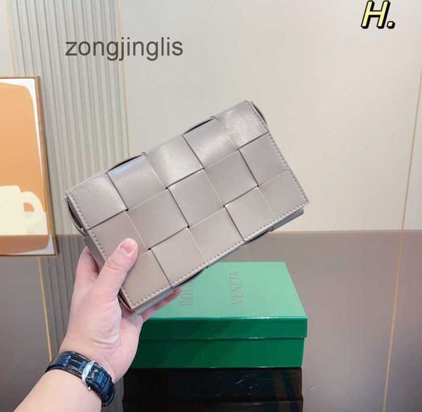 cassette woven 2023 women's bags venetas shoulder fashion botteges crossbody bag designer leisure handbags ftbv
cassette woven 2023 women's bags venetas shoulder fashion botteges crossbody bag designer leisure handbags ftbv