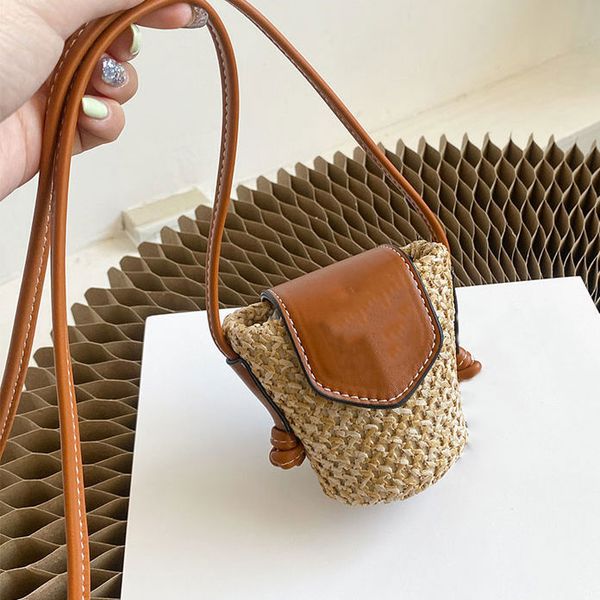 classic palm leaf cow leather tote bag straw tote bag hand-woven bag casual fashion medium women
classic palm leaf cow leather tote bag straw tote bag hand-woven bag casual fashion medium women