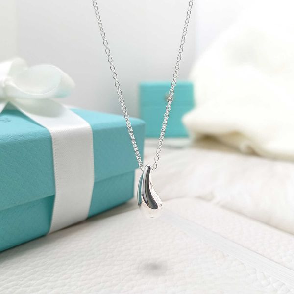 original new tee s925 sterling silver crowd design droplet necklace charm personalized light luxury women's collar, Black
original new tee s925 sterling silver crowd design droplet necklace charm personalized light luxury women's collar, Black