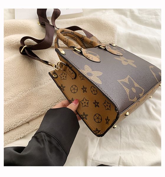 luxury women messenger bag classic designers fashion women bag shoulder bags lady totes handbags speedy with key lock shoulder strap dust ba
luxury women messenger bag classic designers fashion women bag shoulder bags lady totes handbags speedy with key lock shoulder strap dust ba