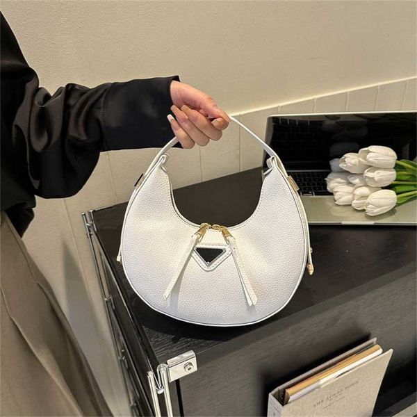 26% off handbag designer 2023 pu women's casual handheld underarm popular new solid color versatile crescent bag
26% off handbag designer 2023 pu women's casual handheld underarm popular new solid color versatile crescent bag