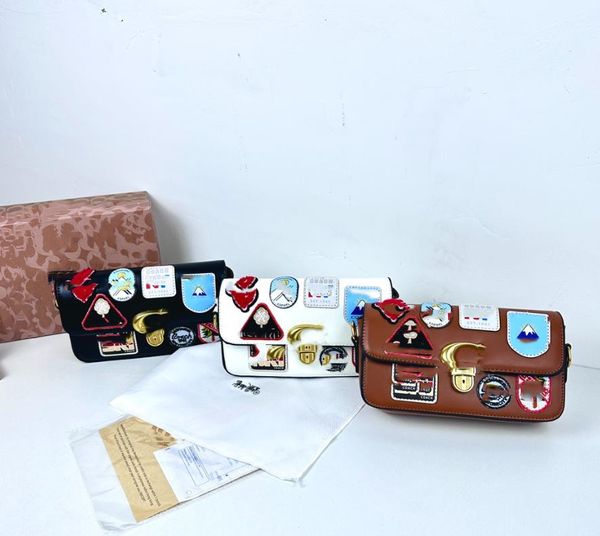 american fashion classic badge underarm bag three colors of all-in-one shoulder oblique female high-end design
american fashion classic badge underarm bag three colors of all-in-one shoulder oblique female high-end design