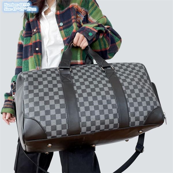 wholesale men shoulder bags classic plaid fashion handbags outdoor sports fitness business trip leisure travel bag large capacity contrast l
wholesale men shoulder bags classic plaid fashion handbags outdoor sports fitness business trip leisure travel bag large capacity contrast l