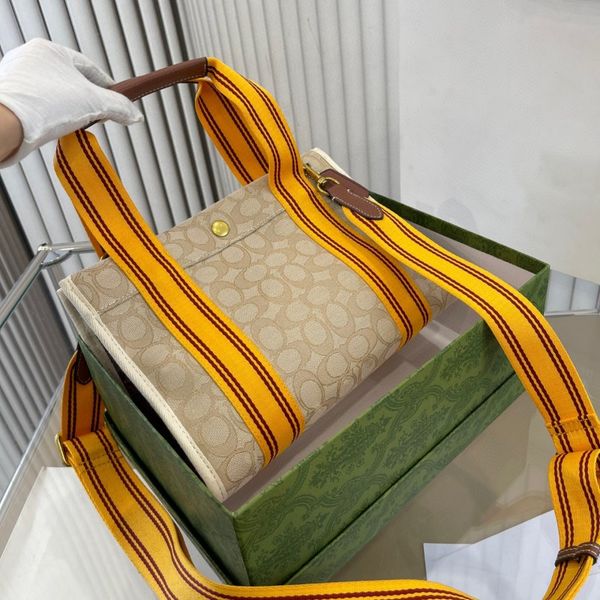 fashion handbag designer shoulder bag women's crossbody bag leather color bag canvas wide shoulder strap letter logo large capacity tot
fashion handbag designer shoulder bag women's crossbody bag leather color bag canvas wide shoulder strap letter logo large capacity tot