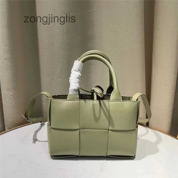 shoulder botteges bag single 2023 venetas bags quality leather acro high totes cowhide spring knitted crossbody handbag sked
shoulder botteges bag single 2023 venetas bags quality leather acro high totes cowhide spring knitted crossbody handbag sked