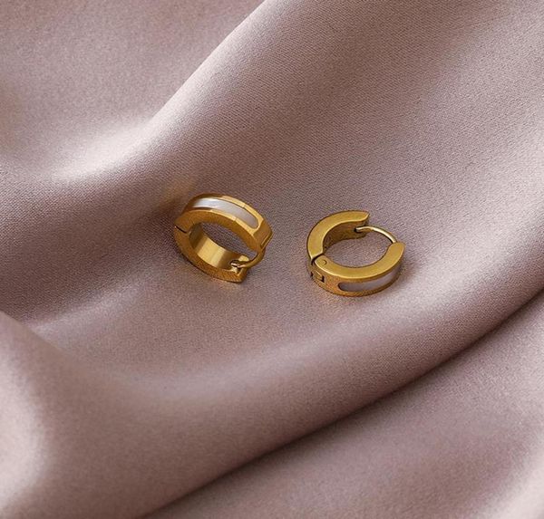 gsold new trendy small exquisite shell ear buckle titanium steel simple temperament hoop earring women party jewelry 20219417640, Golden;silver
gsold new trendy small exquisite shell ear buckle titanium steel simple temperament hoop earring women party jewelry 20219417640, Golden;silver